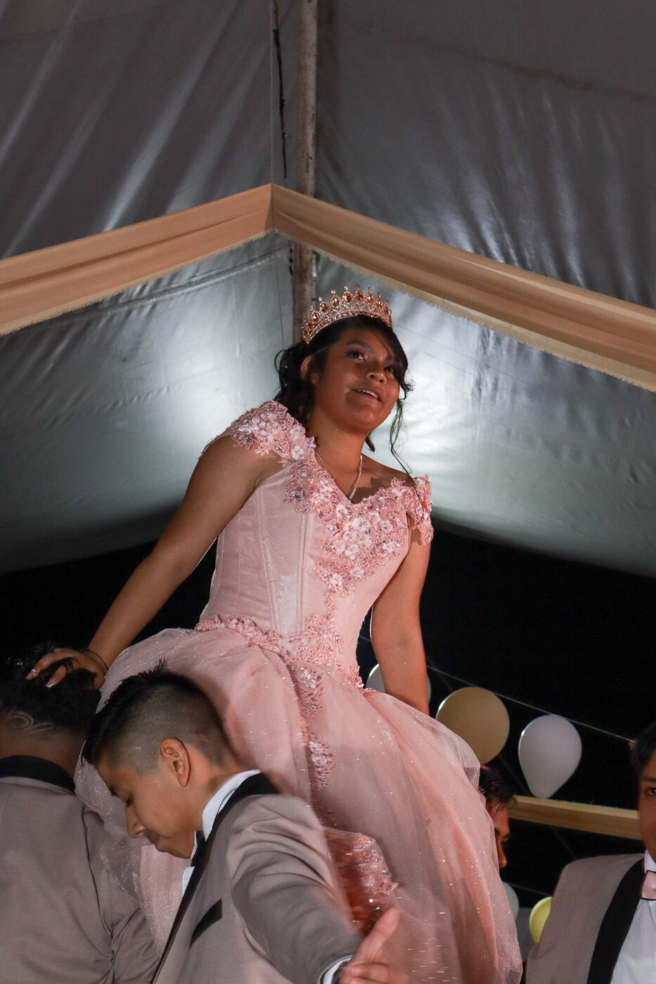 Cambio de zapatilla de la quinceañera